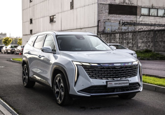 Подержанный автомобиль Geely Atlas 2023 года (5 фото)