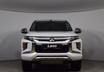 Новый Mitsubishi L200 2024 (2 фото)