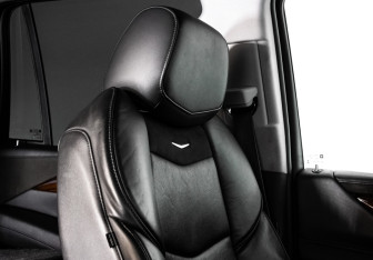 Подержанный автомобиль Cadillac Escalade Suv 2015 года (23 фото)