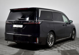 Подержанный автомобиль Voyah Dream 2023 года (5 фото)