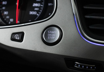 Подержанный автомобиль Audi Q7 2016 года (23 фото)