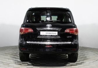 Подержанный автомобиль Infiniti QX80 2017 года (6 фото)