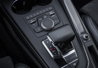 Подержанный автомобиль Audi A5 Liftback 2018 года (23 фото)