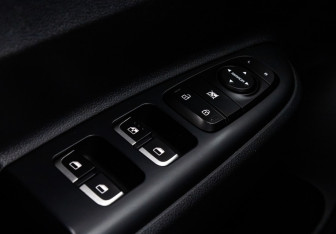 Подержанный автомобиль Kia Rio Hatchback 2018 года (16 фото)