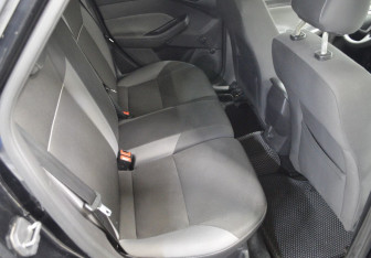 Подержанный автомобиль Ford Focus Sedan 2013 года (13 фото)