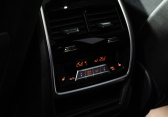 Подержанный автомобиль BMW X7 2019 года (24 фото)