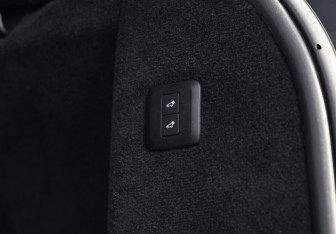 Подержанный автомобиль Land Rover Range Rover Sport 2022 года (40 фото)