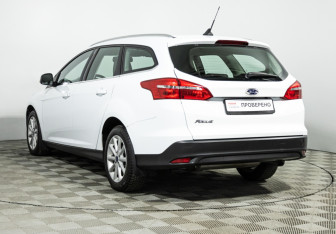 Подержанный автомобиль Ford Focus Wagon 2018 года (7 фото)