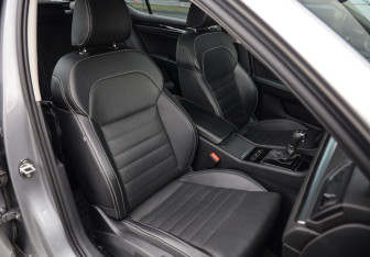 Подержанный автомобиль Skoda Superb Liftback 2023 года (31 фото)