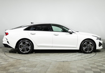 Подержанный автомобиль Kia K5 2020 года (4 фото)