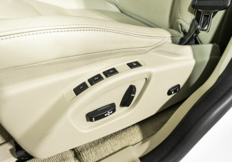 Подержанный автомобиль Volvo XC60 2016 года (15 фото)