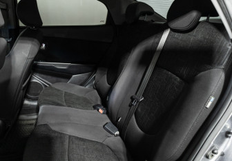 Подержанный автомобиль Kia Rio Sedan 2016 года (10 фото)