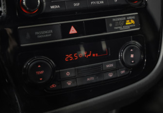 Подержанный автомобиль Mitsubishi Outlander 2020 года (14 фото)