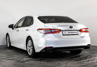 Подержанный автомобиль Toyota Camry Sedan 2020 года (9 фото)