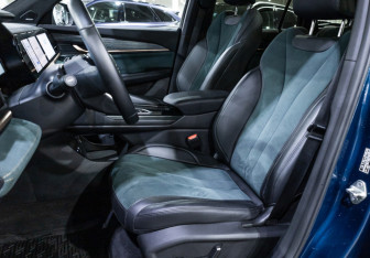 Подержанный автомобиль Geely Monjaro 2024 года (15 фото)