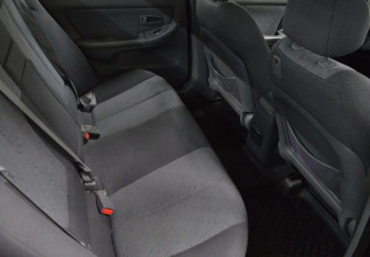 Подержанный автомобиль Hyundai Elantra Sedan 2005 года (13 фото)
