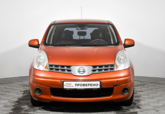 Подержанный автомобиль Nissan Note 2008 года (2 фото)
