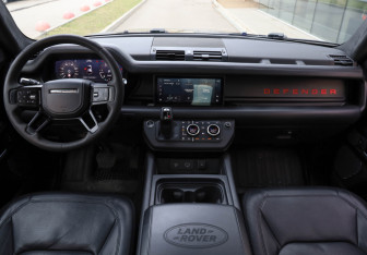 Подержанный автомобиль Land Rover Defender Suv 2020 года (7 фото)