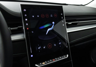 Подержанный автомобиль Москвич 6 2023 года (17 фото)