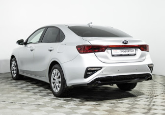 Подержанный автомобиль Kia Cerato Sedan 2020 года (8 фото)