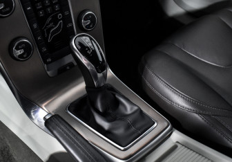 Подержанный автомобиль Volvo V40 Cross Country 2016 года (12 фото)