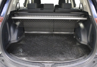 Подержанный автомобиль Toyota RAV4 2015 года (16 фото)