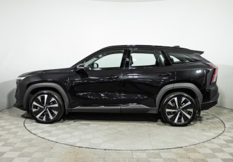 Подержанный автомобиль Geely Atlas 2024 года (8 фото)
