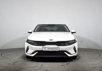 Подержанный автомобиль Kia K5 2020 года (2 фото)