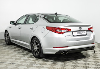 Подержанный автомобиль Kia Optima Sedan 2012 года (7 фото)