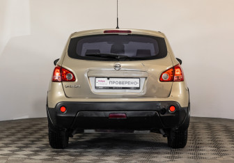 Подержанный автомобиль Nissan Qashqai 2008 года (6 фото)
