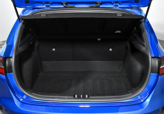 Подержанный автомобиль Kia Ceed Hatchback 2020 года (19 фото)