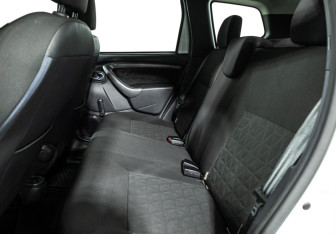 Подержанный автомобиль Renault Duster 2017 года (10 фото)