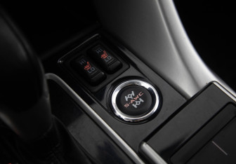 Подержанный автомобиль Mitsubishi Eclipse Cross 2019 года (17 фото)