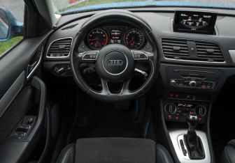 Подержанный автомобиль Audi Q3 2017 года (13 фото)