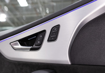 Подержанный автомобиль Audi Q8 2020 года (25 фото)