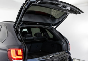 Подержанный автомобиль BMW X5 2017 года (28 фото)