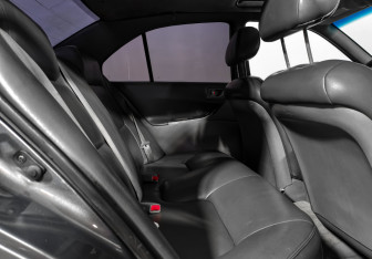 Подержанный автомобиль Mitsubishi Galant Sedan 2002 года (13 фото)