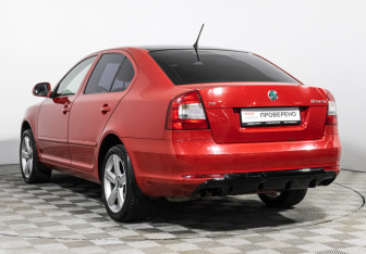 Подержанный автомобиль Skoda Octavia Liftback 2011 года (7 фото)