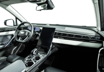 Подержанный автомобиль Geely Atlas 2024 года (9 фото)