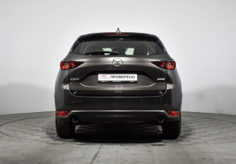 Подержанный автомобиль Mazda CX-5 2017 года (6 фото)