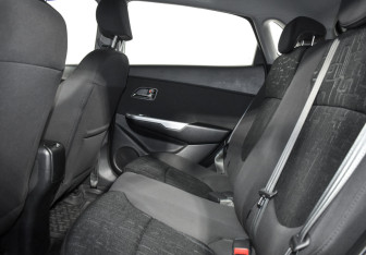 Подержанный автомобиль Kia Rio Hatchback 2013 года (12 фото)