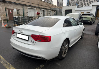 Подержанный автомобиль Audi A5 Coupe 2015 года (3 фото)