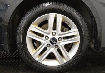 Подержанный автомобиль Kia Ceed Wagon 2019 года (9 фото)