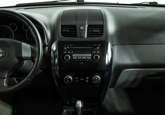 Подержанный автомобиль Suzuki SX4 Hatchback 2012 года (14 фото)