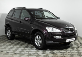 Подержанный автомобиль SsangYong Kyron 2010 года (3 фото)