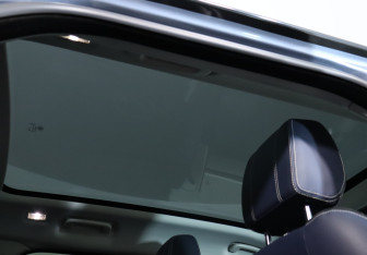 Подержанный автомобиль Land Rover Range Rover Velar 2019 года (22 фото)