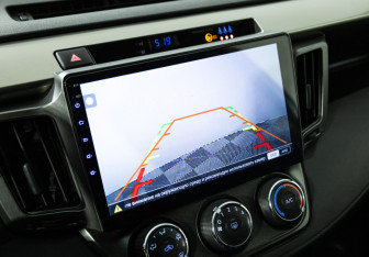 Подержанный автомобиль Toyota RAV4 2014 года (15 фото)