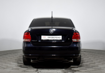 Подержанный автомобиль Volkswagen Polo Sedan 2013 года (6 фото)