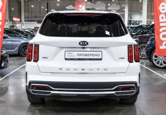 Подержанный автомобиль Kia Sorento 2020 года (8 фото)