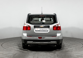 Подержанный автомобиль Chevrolet Orlando 2012 года (6 фото)